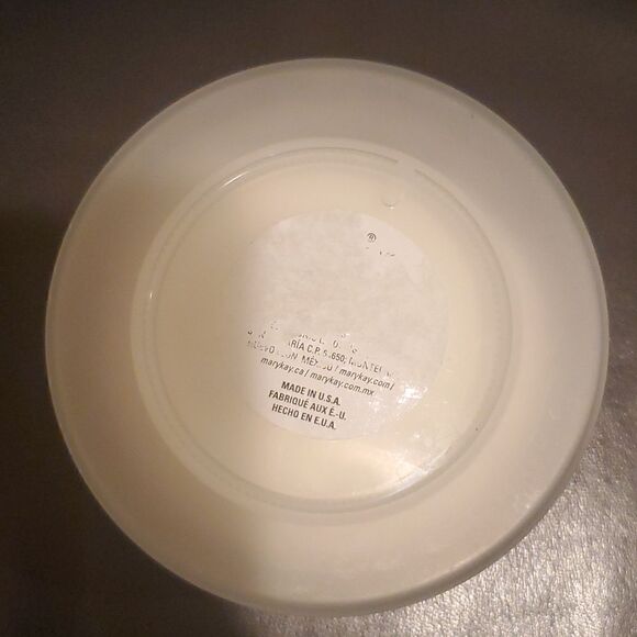 MARY KAY White Tea &  Citrus Satin Body Cream - 4 Oz. - Picture 4 of 4